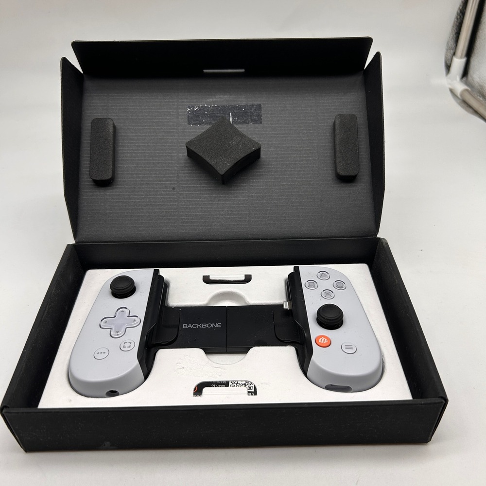 Backbone One PlayStation Edition iPhone Mobile Gaming Controller BB-02 White